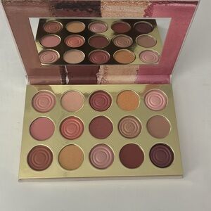 🌿💖Golden Nudes Eyeshadow Palette – 15 Blendable Shades for Effortless Glam